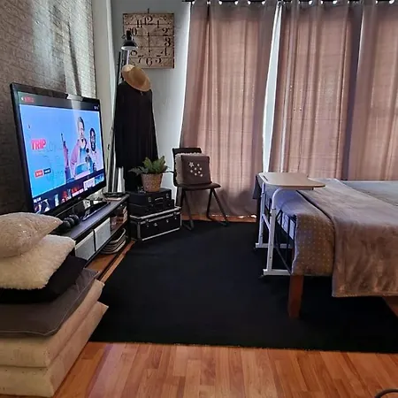 Center Apartment *